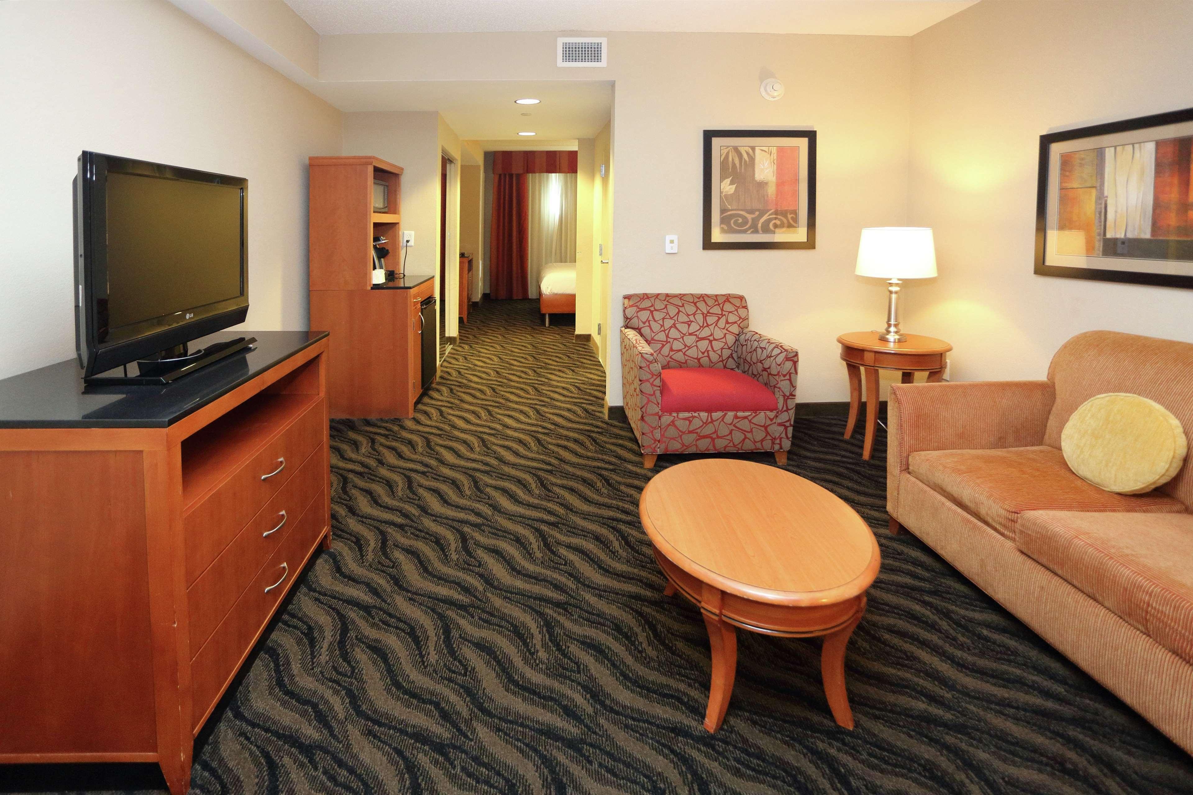 Hilton Garden Inn Chesapeake/Suffolk Exterior foto